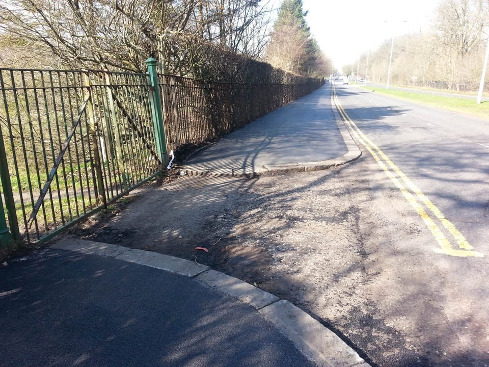 Barrhead Road, Glasgow, footway redetermination