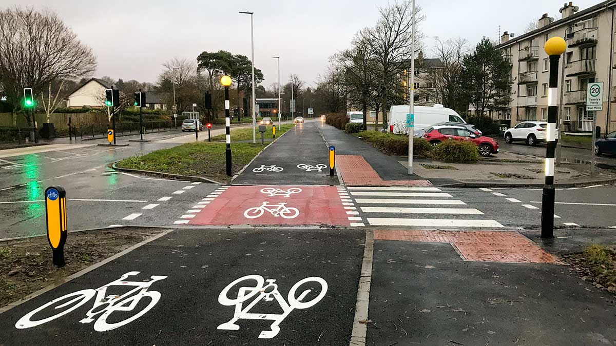 Combined crossing on West Mains Rd, East Kilbride